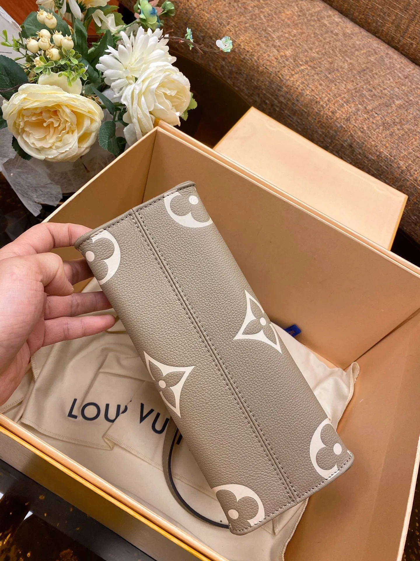 Designer Totes - LOV - 6020
