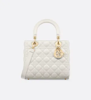 Luxury Handbags for Fashion Enthusiasts - 7078