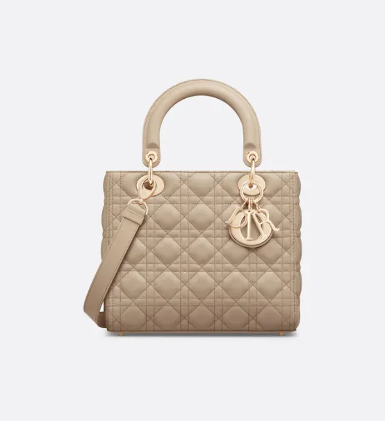 Luxury Handbags for Fashion Enthusiasts - 7078