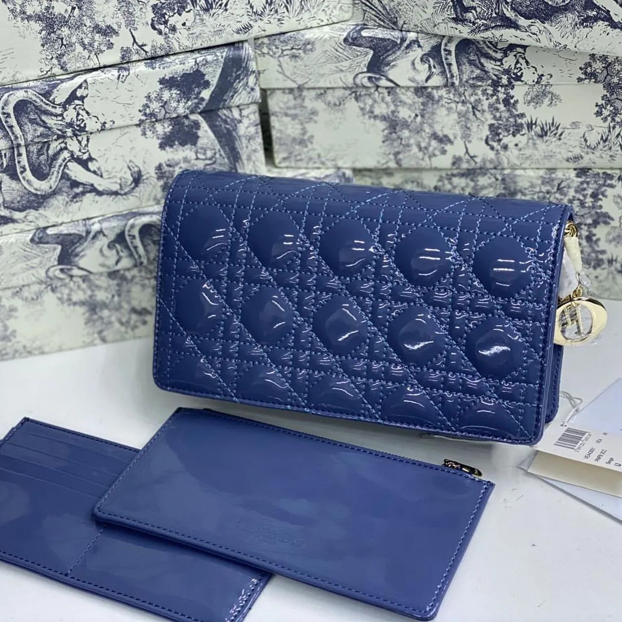 Luxury Handbags for Fashion Enthusiasts - DOR - 6168