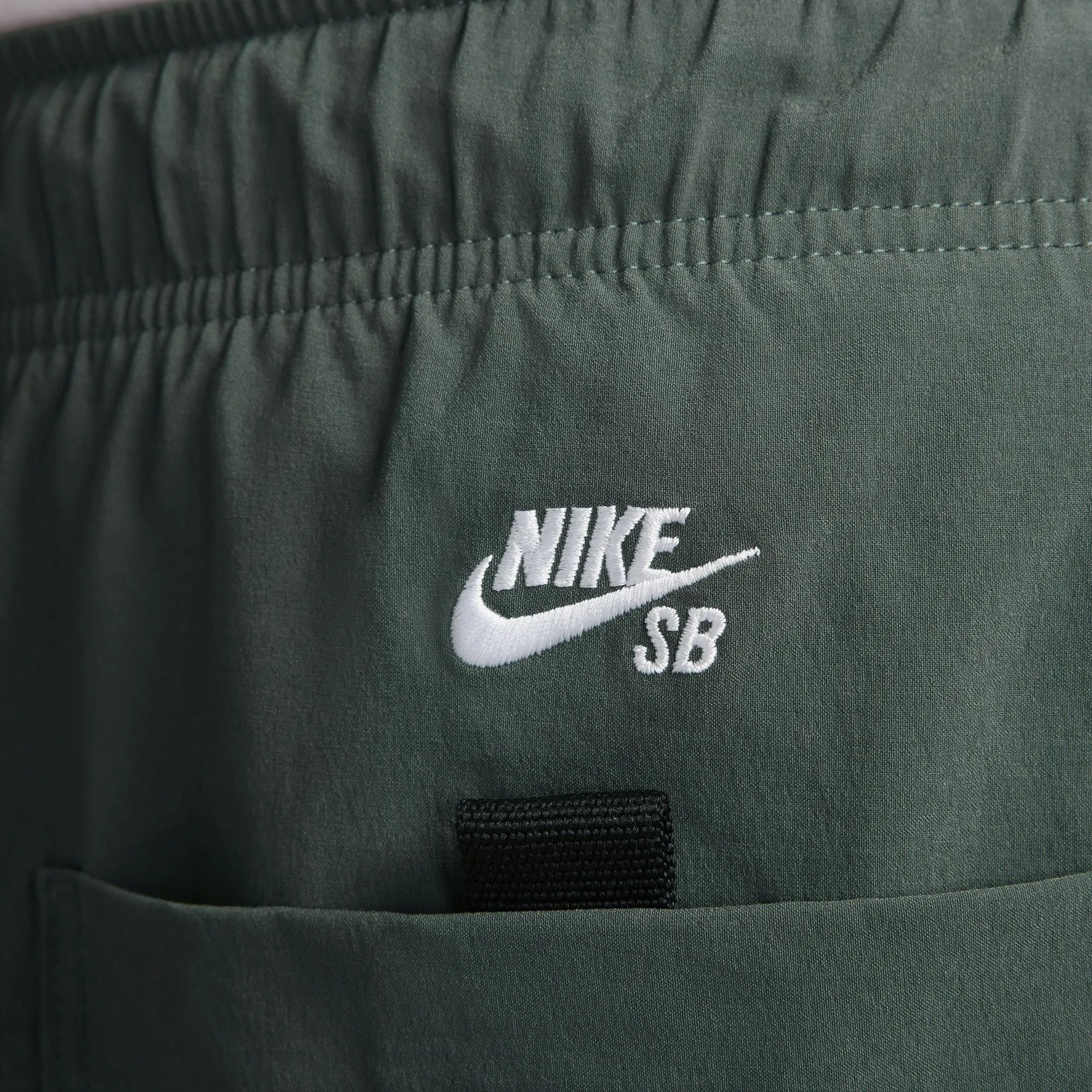 Nike SB Kearny Cargo Skate Pants (Vintage Green/White)