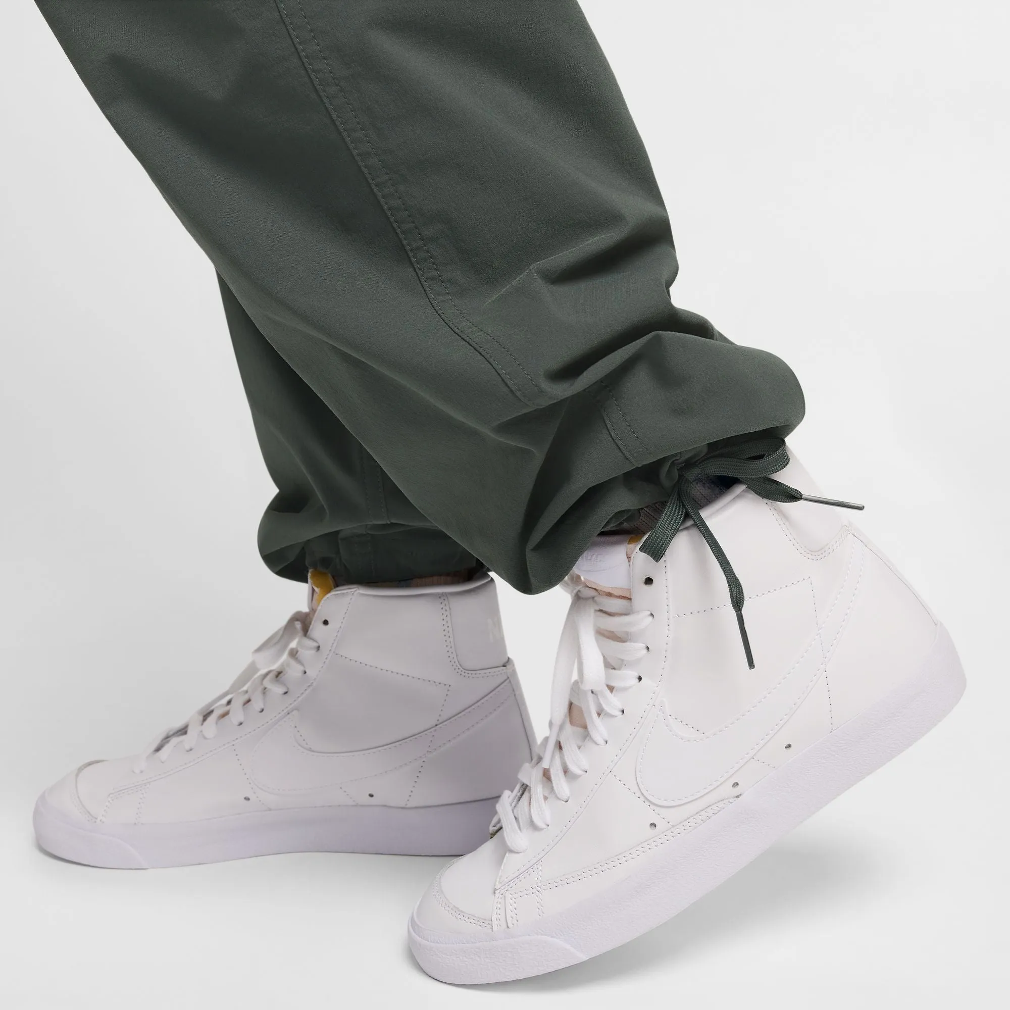 Nike SB Kearny Cargo Skate Pants (Vintage Green/White)