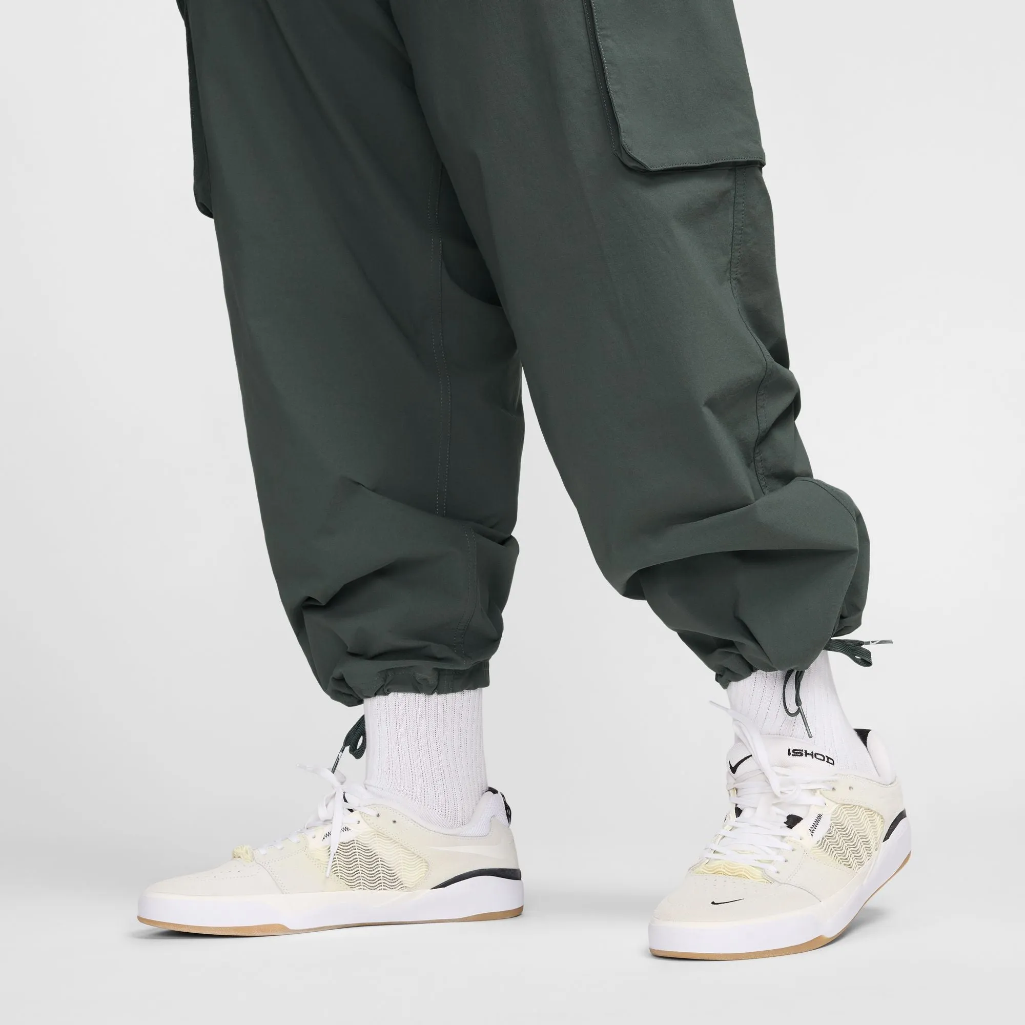 Nike SB Kearny Cargo Skate Pants (Vintage Green/White)